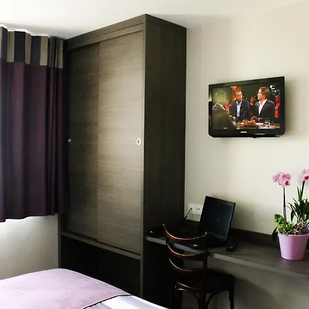 Отель Des Rosiers 3*