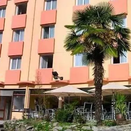 Des Rosiers מלון לורדה