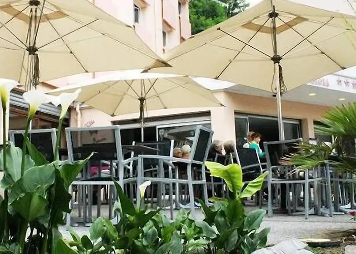 德斯洛希尔斯酒店 3*